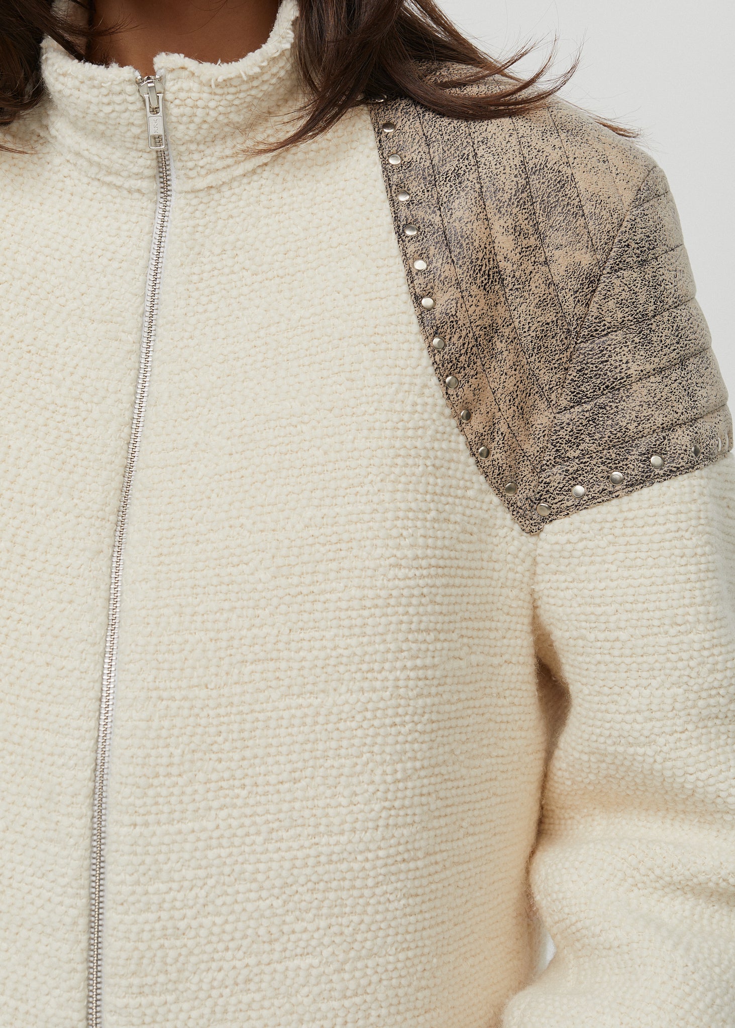 BALTAS VASARINIS ŠVARKELIS