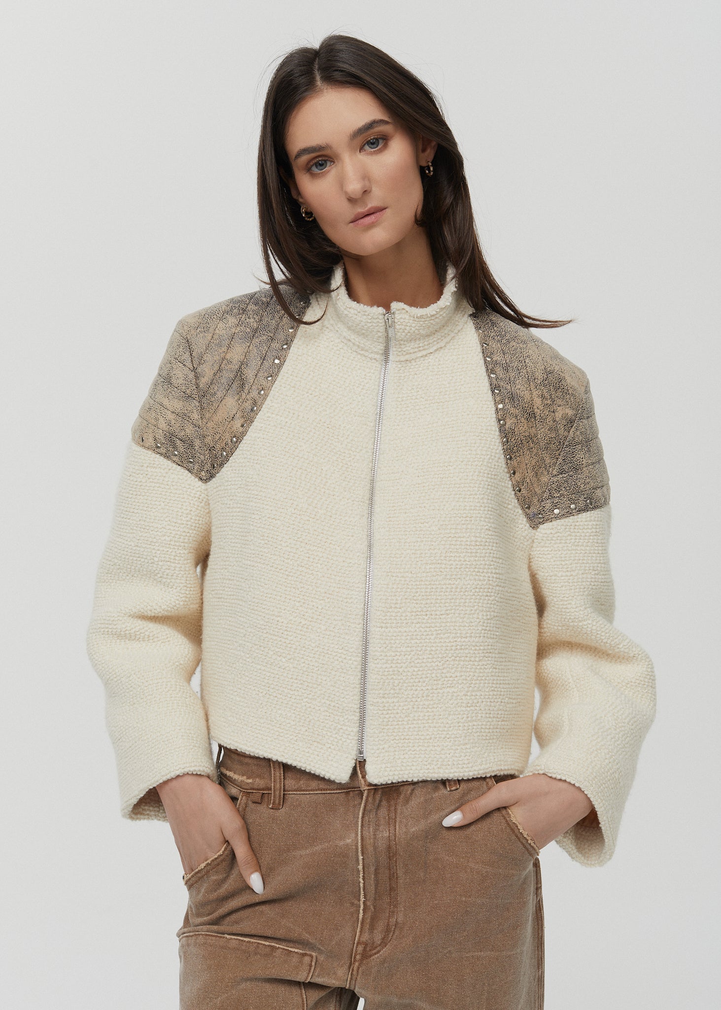 BALTAS VASARINIS ŠVARKELIS